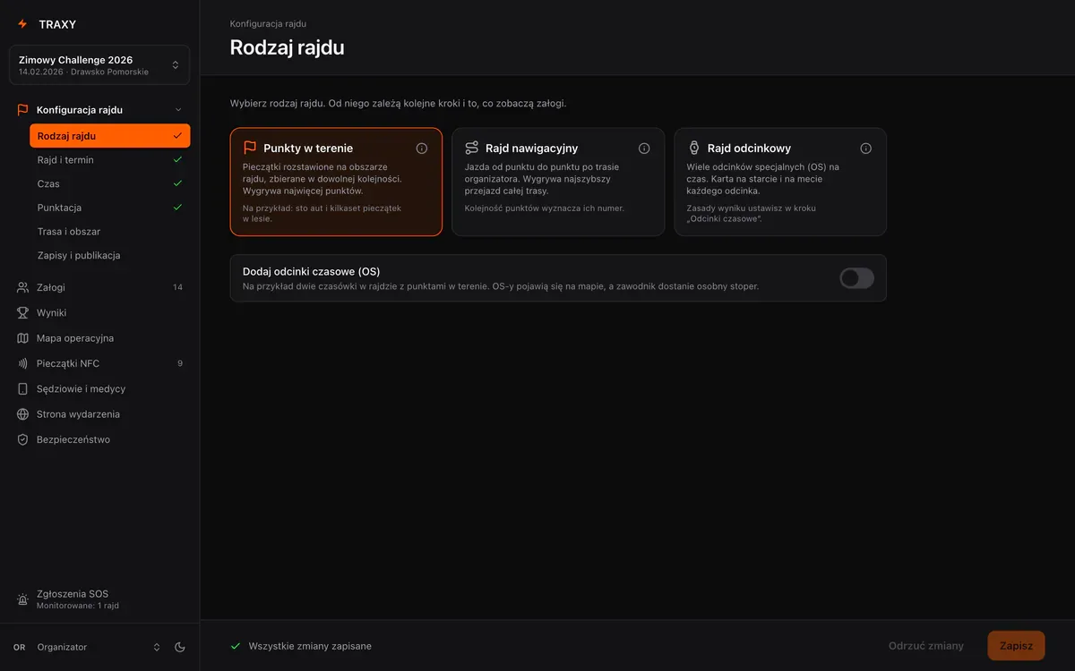 Kreator rajdu w panelu TRAXY, krok „Rodzaj rajdu”: do wyboru Punkty w terenie, Rajd nawigacyjny i Rajd odcinkowy oraz przełącznik „Dodaj odcinki czasowe (OS)”; z lewej kolejne kroki kreatora